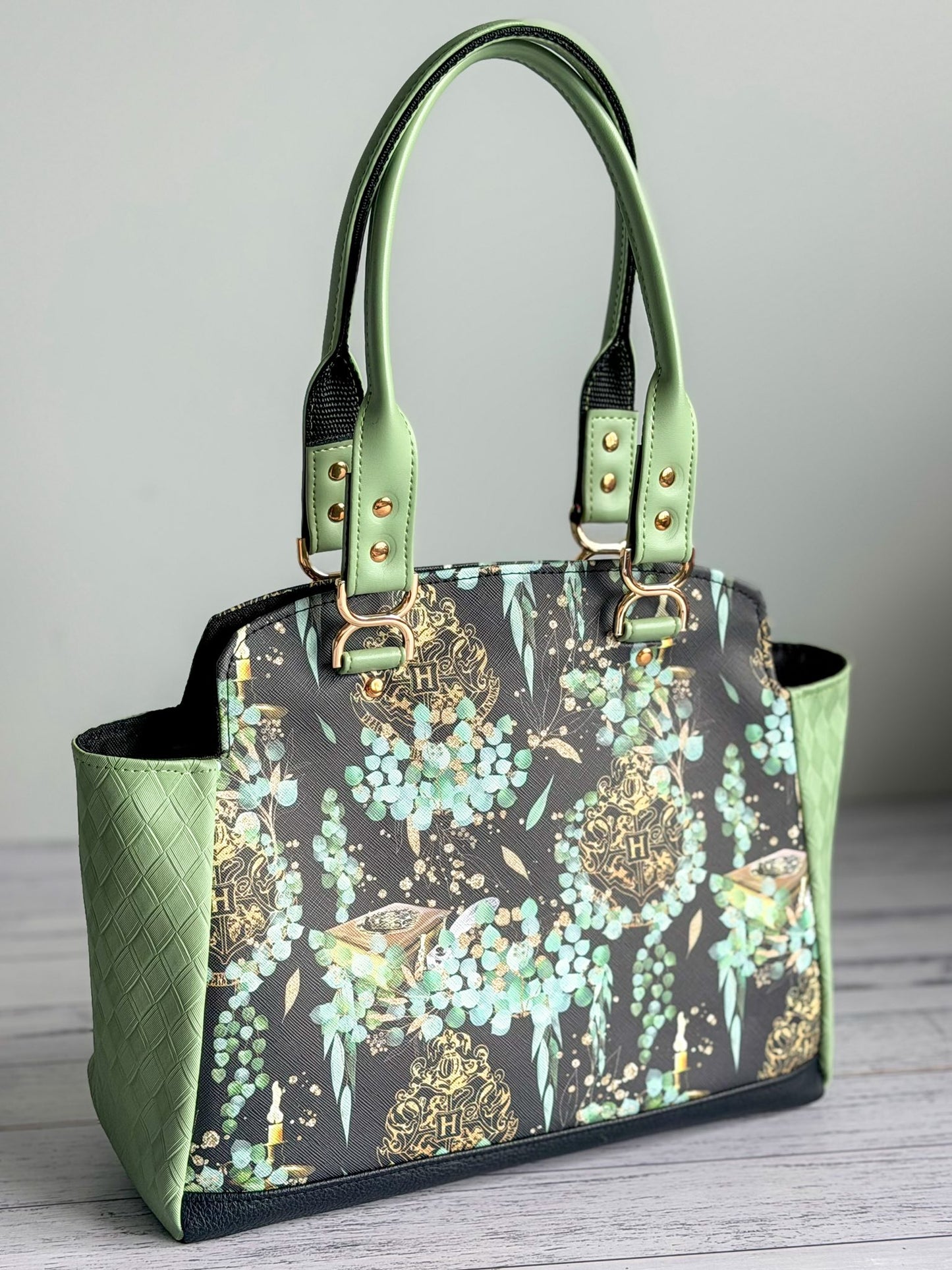 The Sewfisticated HexaTote